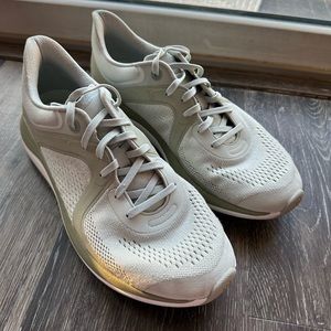 LULULEMON Chargefeel low workout shoes. Light sage/green, like new. Size 11!